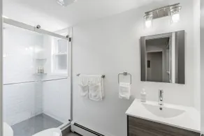 Charming 2Br, 1Ba - Walk 2 Beach + Outdoor Dining - Image 4