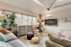 City flat in lovely Canterbury parking available - Image 2