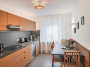 Cozy old town apartment with parking - Image 3