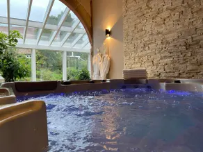 Renovated cottage on the edge of the forest - Private Jacuzzi - Image 2