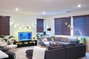 Luxury 5-Bed w/Gym, Office, Game Room & EV Charger - Image 2