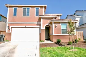 Luxury 5-Bed w/Gym, Office, Game Room & EV Charger - Image 5