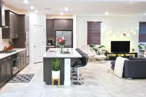 Luxury 5-Bed w/Gym, Office, Game Room & EV Charger - Image 4