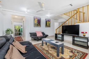 Charming Garden Guest Suite in Leafy Yarralumla - Image 4