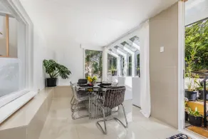 Charming Garden Guest Suite in Leafy Yarralumla - Image 2