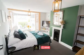 Stunning 3 bed Home, 5 mins from Margate Beach - Image 2