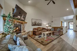 Gummy Bear Townhome - Peaceful, Centrally Located! - Image 2