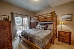 Gummy Bear Townhome - Peaceful, Centrally Located! - Image 5