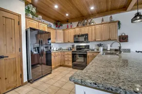 Gummy Bear Townhome - Peaceful, Centrally Located! - Image 3