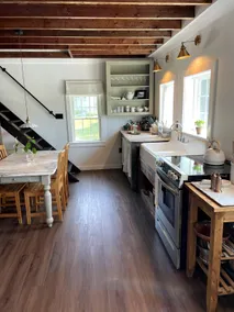 Cottage That Overlooks The Field - Image 4
