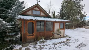 Mountain Side Cabin - Image 3