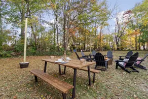 Game Room + Fire Pit + Yard Games & BBQ | Near UE - Image 5