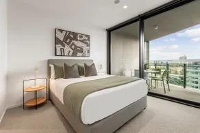 Cozy One Bedroom Apartment in Kangaroo Point - Image 3
