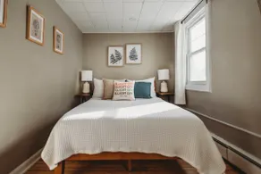 Historic Hillside Cottage - Image 4