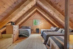 Cozy Lake Cabin with Jacuzzi Tub - Image 3