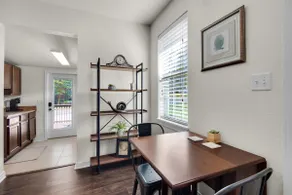 Cozy Bayou Villa - just steps from the water - Image 3