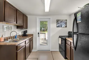 Cozy Bayou Villa - just steps from the water - Image 4