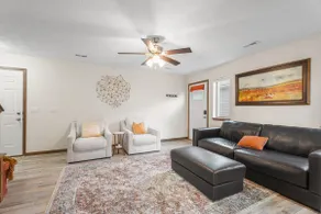 Modern Cozy Retreat Townhouse Sioux Falls - Image 3