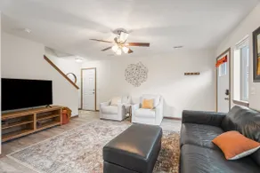 Modern Cozy Retreat Townhouse Sioux Falls - Image 2