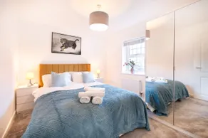 4BDR Luxury Stay - 2 Parking - Family Friendly - Image 4