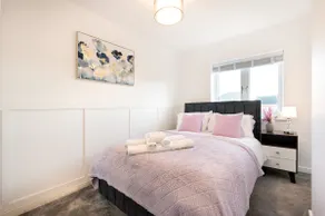 4BDR Luxury Stay - 2 Parking - Family Friendly - Image 5