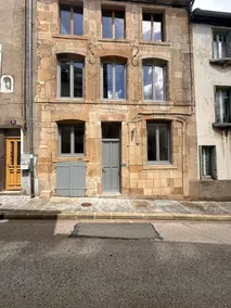 Au Petit Langres: Downtown Accommodation - Image 5