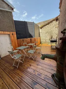 Au Petit Langres: Downtown Accommodation - Image 3