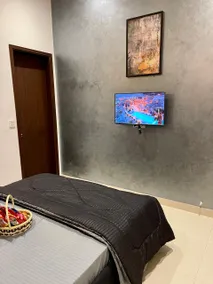 Solo Suite One Bedroom Retreat in DHA Karachi - Image 4