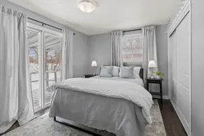 Modern 3 Bedroom Home Surrounded By Parks - Image 3