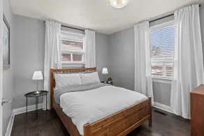 Modern 3 Bedroom Home Surrounded By Parks - Image 4