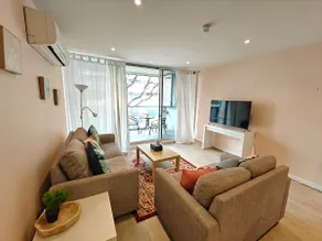 Luxury 2BR apartment in the heart of CBD - Image 2