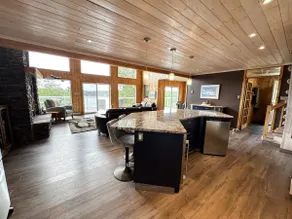 Stunning Cabin with hot tub on LOTW 10 min to Town - Image 3