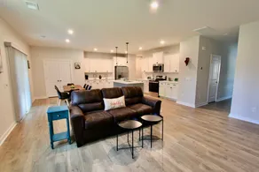 Brand-new 4-bedroom house - convenient location - Image 3