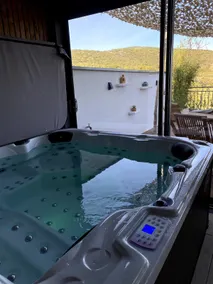 Atypical gîte for 10 people. Panoramic view, pool & jacuzzi - Image 3