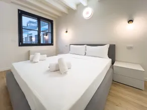 Bright apartment with terrace and pool - Image 2