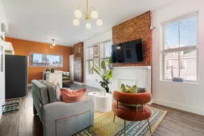 Comfor -Stylish 1BR+KingBed+New Ren - Image 5