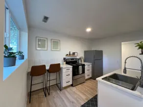 1.5 Miles from Town & Mountain Views! - Image 3