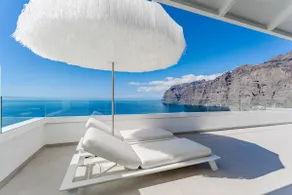 Blue Haven - Ocean View Penthouse with private jacuzzi and community pool - Image 2