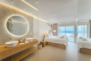 Blue Haven - Ocean View Penthouse with private jacuzzi and community pool - Image 5