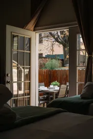 Private Patio Gem• PATH&NYC•1st FL• FREE Parking - Image 2