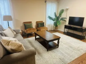 Cozy Haven Retreat - Image 2
