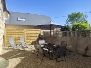 Cottage between land and sea - Image 4