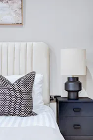 Stylish new-build, FREE parking, 10 minutes to NEC & BHX airport - Image 3