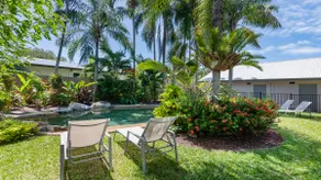 Allawah Palms: Tropical Retreat with Private Pool - Image 2