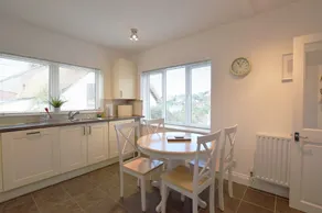 Devon Coast, near Shaldon, sleeps 6, dog friendly - Image 3