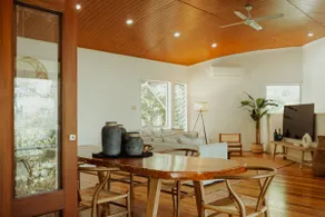 Reinwood Retreat - A home Nestled in the Treetops of a Rainforest - Image 4
