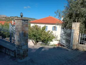 George's Place Kymi - Image 2