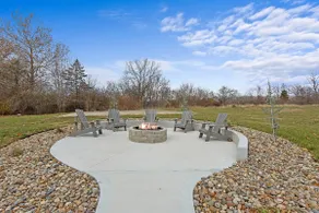 Picture Perfect Modern Farmhouse on 7 acres! - Image 5