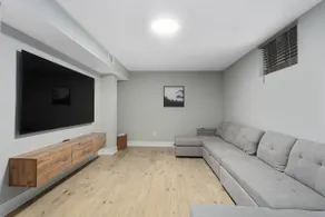 Picture Perfect Modern Farmhouse on 7 acres! - Image 4