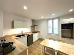 Modern and Spacious, 10 min from the Train Station - Image 4